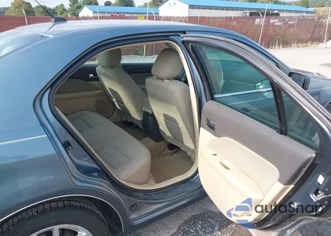 2011 Ford Fusion Se z USA, uszkodzony, nr VIN 3FAHP0HAXBR322634